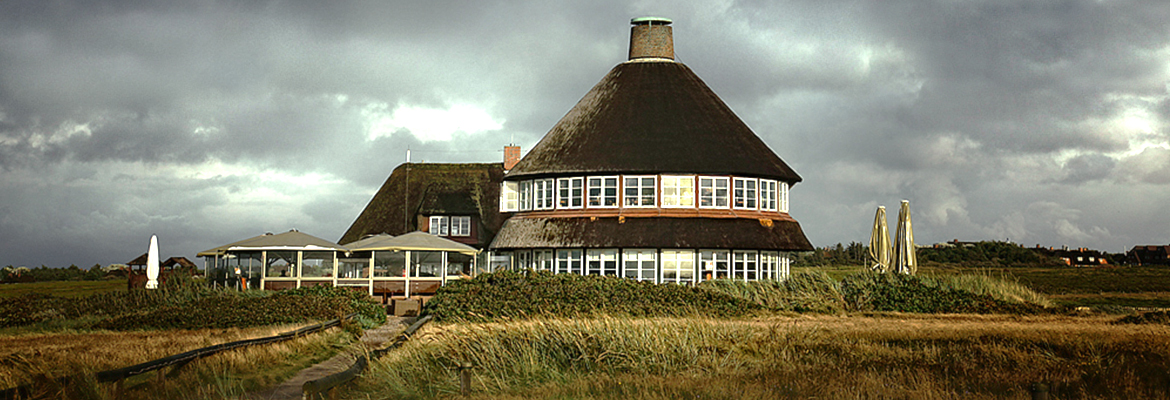 Kamphoog-Fenster in der Sturmhaube auf Sylt